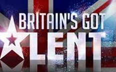 Niepozorny sprzedawca o wielkim głosie