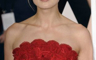 Jak Rosamund Pike przytyła 9 kg i zrzuciła je w 10 dni?