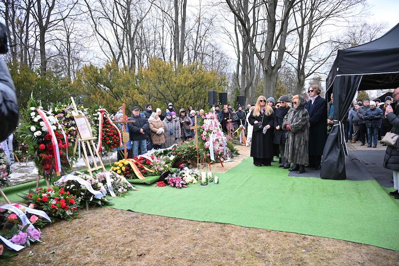 Tak wygląda grób Bożeny Dykiel/ AKPA