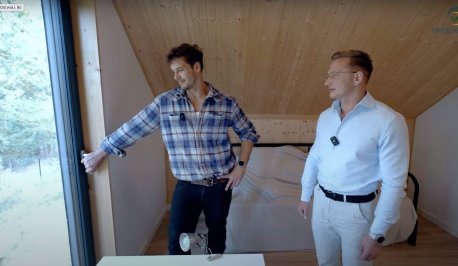Jak mieszka Mikołaj Roznerski? Zafundował sobie luksusowy dom w lesie