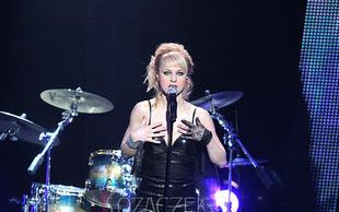 Monika Dryl parodiuje Dodę