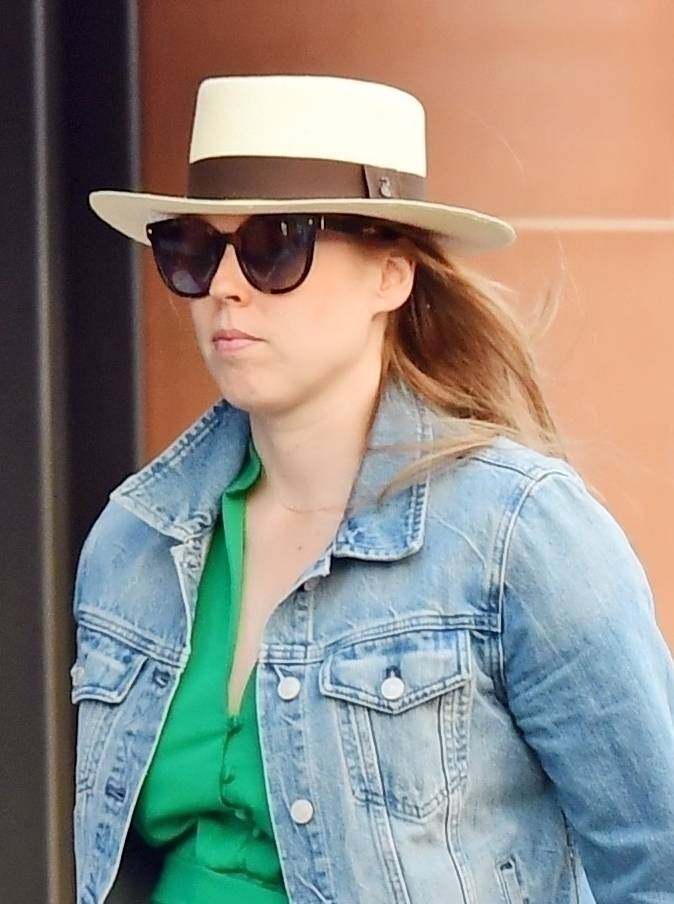 Ciężarna księżniczka Beatrice przechadza się z mężem po Londynie (ZDJĘCIA)