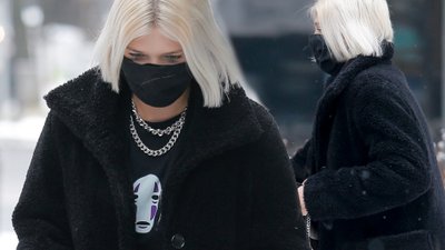 Daria Zawiałow w ROZPIĘTYM płaszczu mknie do studia śniadaniówki. Ma ważne przesłanie