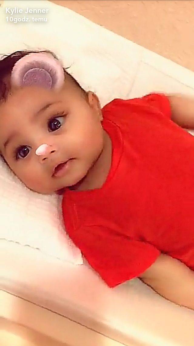 Córka Kylie Jenner już jest taka DUŻA! Zobaczcie NOWE zdjęcie Stormi