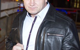 Pudzianowski grozi imigrantom kijem baseballowym!