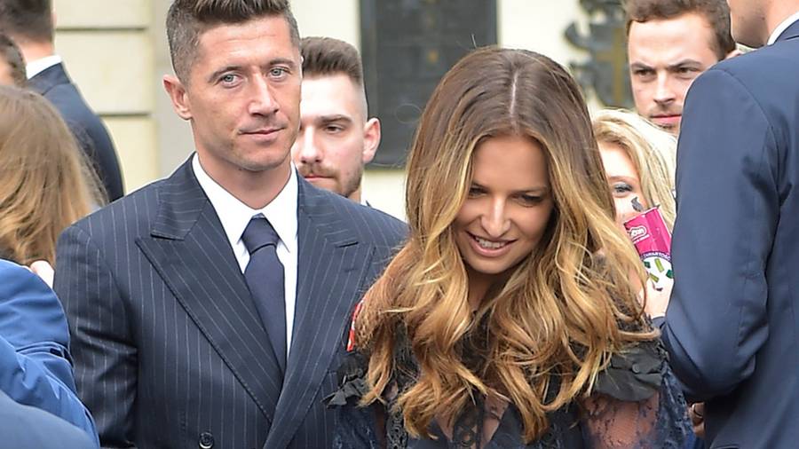 Anna Lewandowska i Robert Lewandowski na ślubie córki Anny Korcz