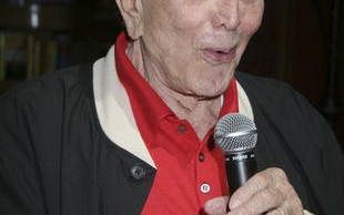 Kirk Douglas jest najstarszym bloggerem na MySpace