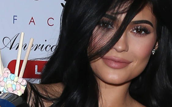 Po imprezie urodzinowej Kylie Jenner powinna się obrazić na jedną z sióstr?
