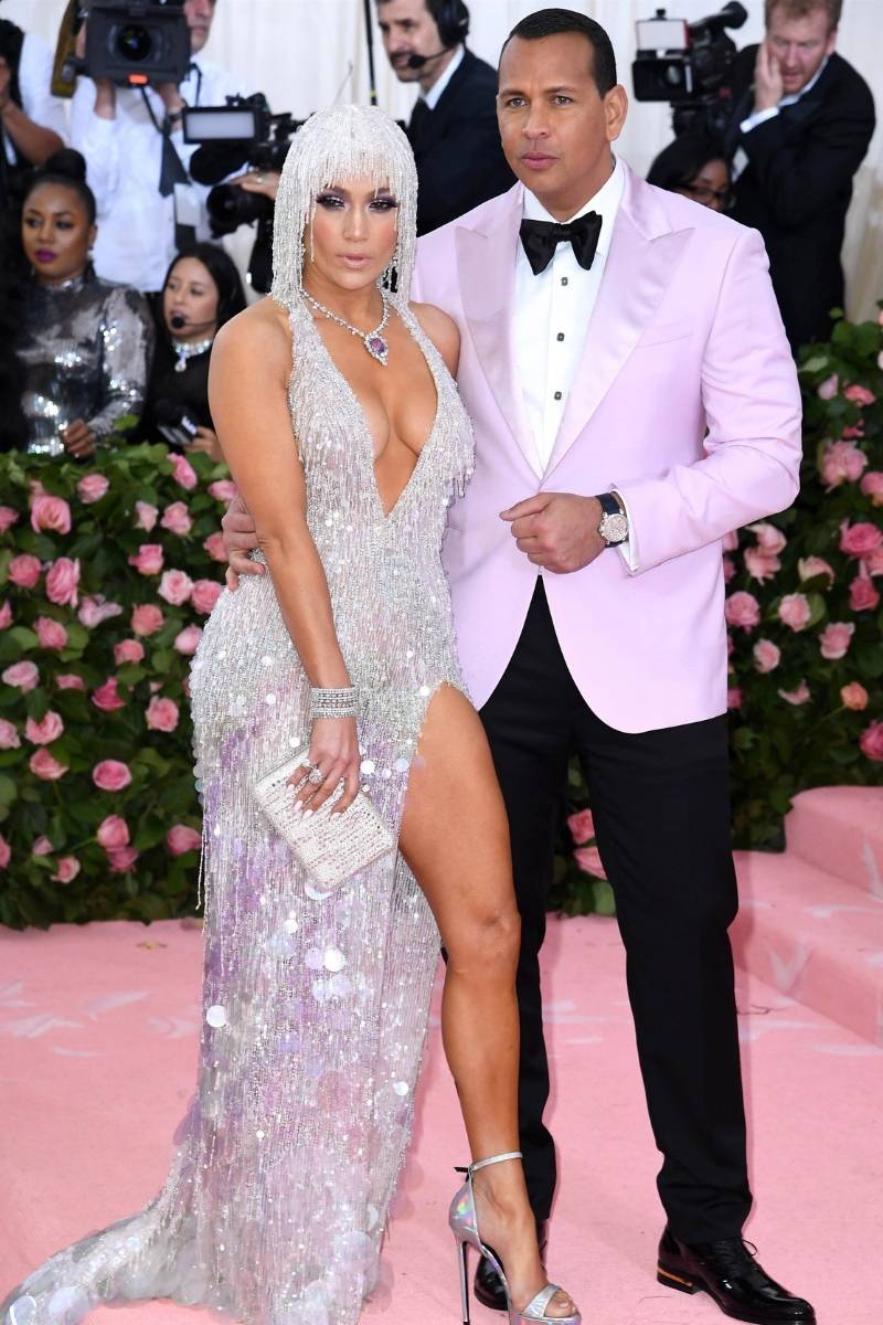 MET GALA 2019: Katy Perry jako żyrandol, Kylie Jenner jak lalka, a Gigi Hadid największą ZAGADKĄ gali (ZDJĘCIA)