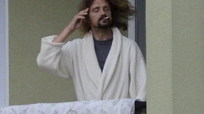 Gienek Loska w domowych pieleszach (FOTO)