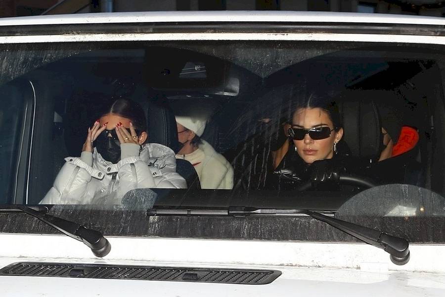 Kylie i Kendall w samochodzie