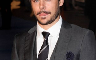 Zarośnięty Zac Efron (FOTO)