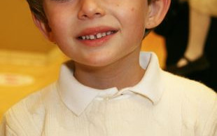 Dlaczego Barron Trump zachowuje się tak dziwnie? Chłopczyk jest ciężko chory?