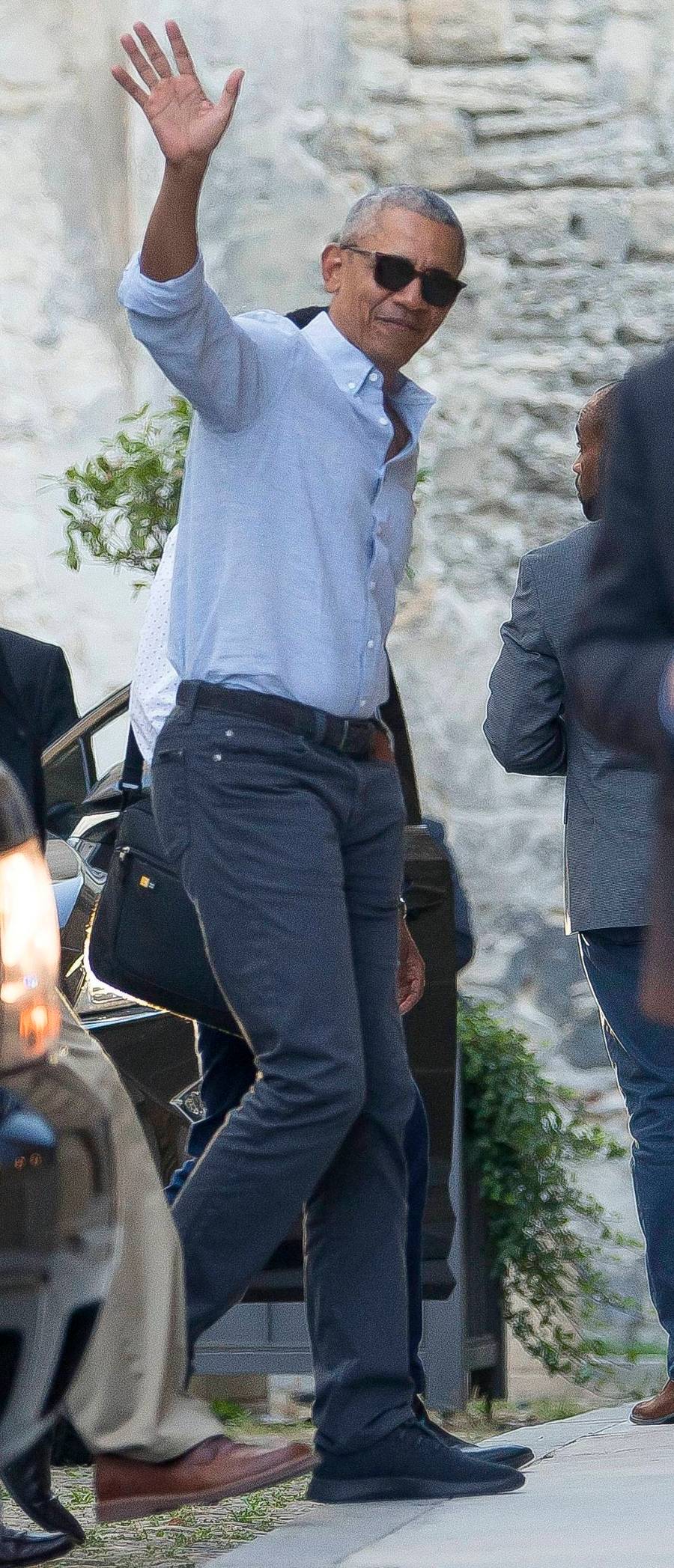 Barack Obama z córkami na wakacjach we Francji. Córki jak modnie ubrane!