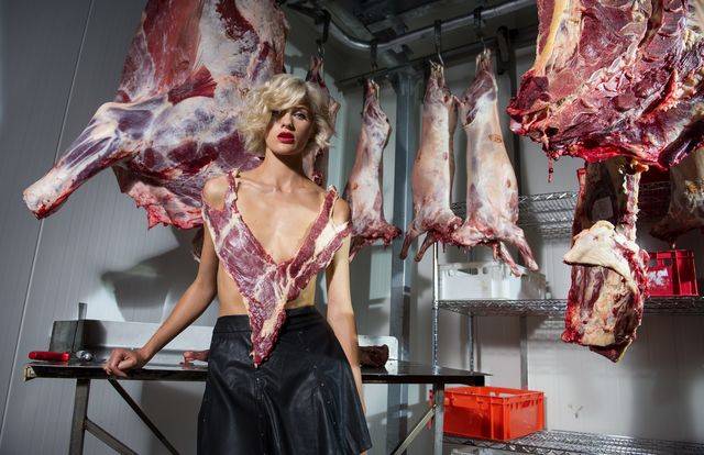 Top Model 4 – Szokująca sesja z mięsem…