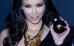 Kim Kardashian promuje do znudzenia (FOTO)