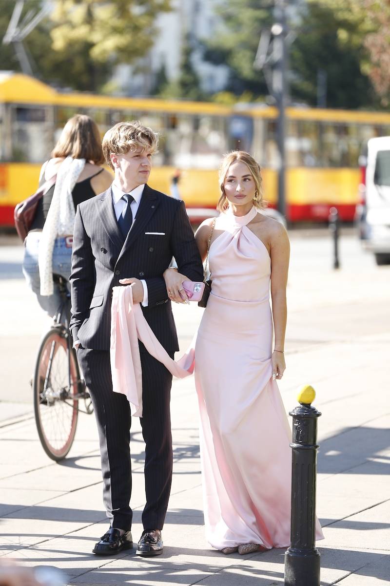 Angelika Mucha przyłapana w drodze na prestiżowe przyjęcie do ambasadora USA! (FOTO)