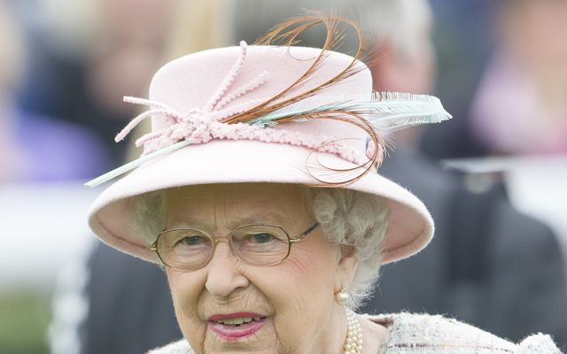 Królowa Elżbieta ma o to wielkie PRETENSJE do Kate