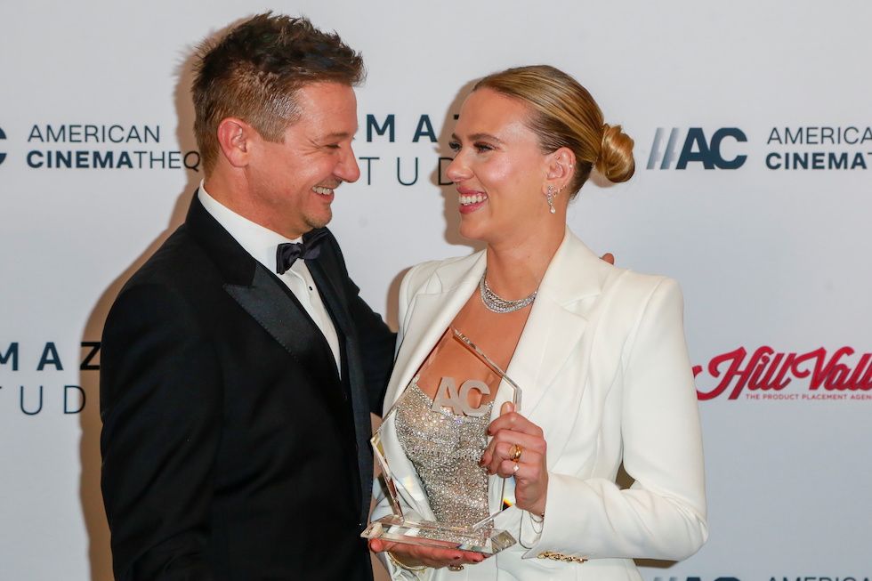 Honoree Scarlett Johansson poses with her award and actor Jeremy Renner during the 35th Annual American Cinematheque Awards in Beverly Hills, California, U.S. November 18, 2021.,Image: 643880650, License: Rights-managed, Restrictions: , Model Release: no, Credit line: RINGO CHIU / Reuters / Forum