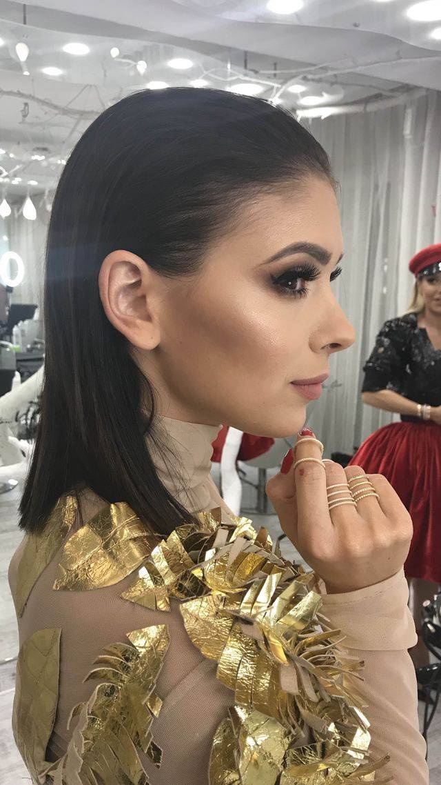 Doda i Klaudia Halejcio przed galą Telekamer w atelier Kajetana Góry