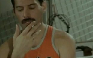 Czy Lady Gaga też tak pracuje nad nowymi kawałkami? (VIDEO)