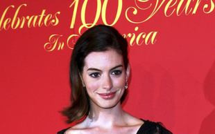 Anne Hathaway skromna u Cartiera (FOTO)