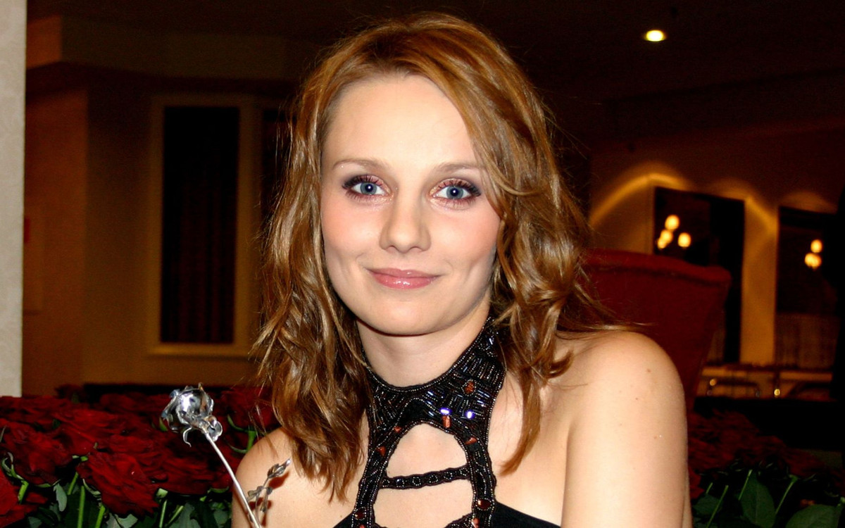 Od czasów “Idola” przeszła wielką metamorfozę. Tak dziś wygląda Ewelina Flinta