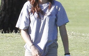 Kristen Stewart gra w golfa (FOTO)