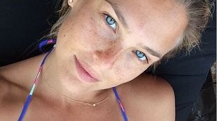 Która gwiazda pochwaliła się takim bikini bridge? (FOTO)