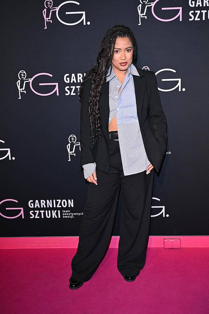 Plejada gwiazda na premierze "Przyjaciół". Kaczorowska z Rogacewiczem, Zaqjąc, Lewandowska