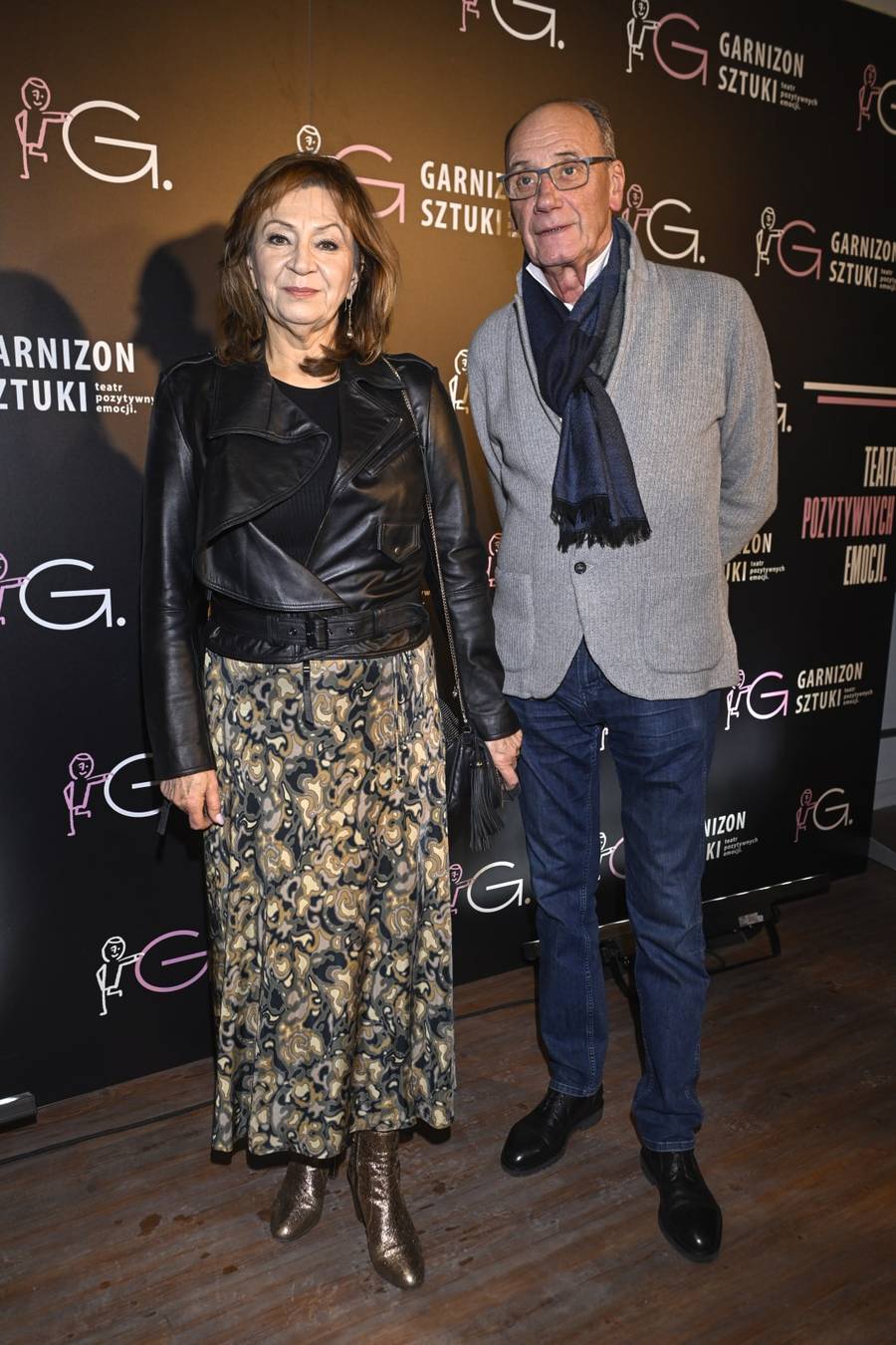 Premiera sztuki “Klub Niepokornych”. Sylwia Bomba i Collins błyszczą na ściance, Beata Tadla z mężem….