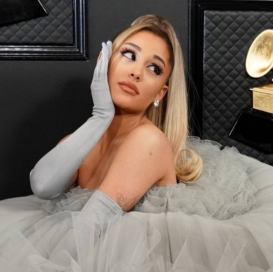 NAJPIĘKNIEJSZE kreacje nagród Grammy 2020 (ZDJĘCIA)