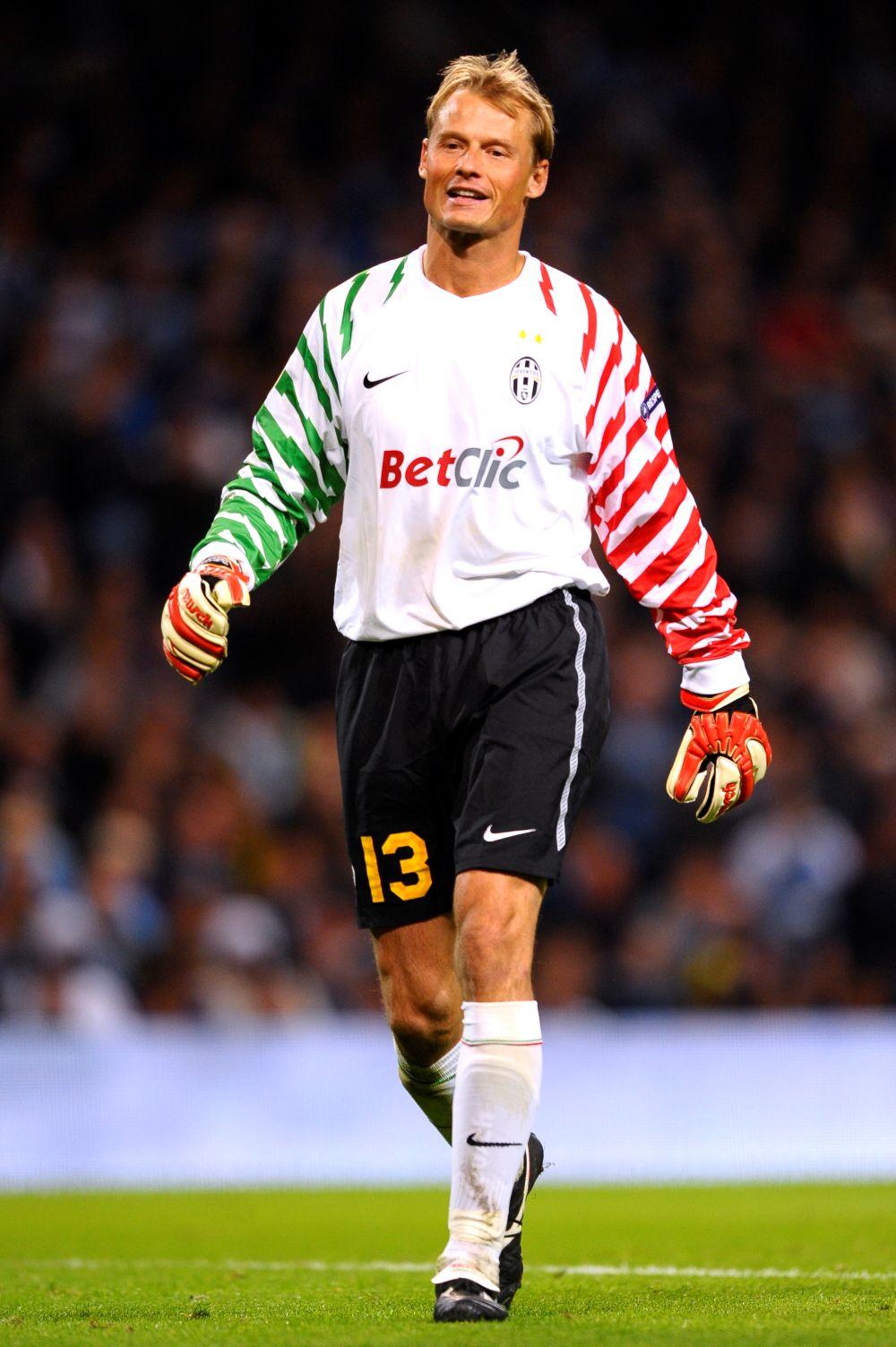 Alex Manninger/Jason Cairnduff / Reuters / Forum