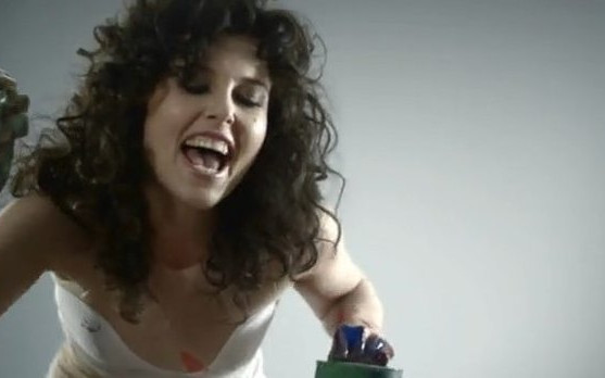 Dzika Ramona Rey w nowym teledysku [VIDEO]