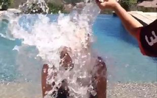 Longoria, Gomez, Hudgens, Spears – zobacz ich SPLASHE VIDEO