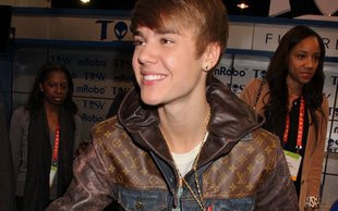 Modny Bieber w kurtce Louisa Vuittona (FOTO)