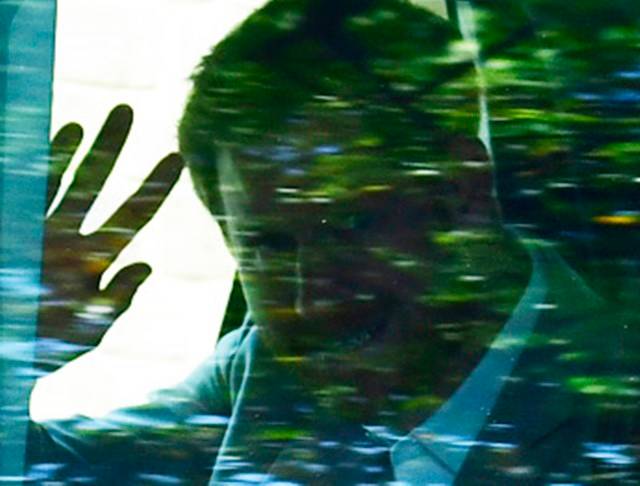 Meghan i książę Harry opuszczają pałac dzień przed ślubem!