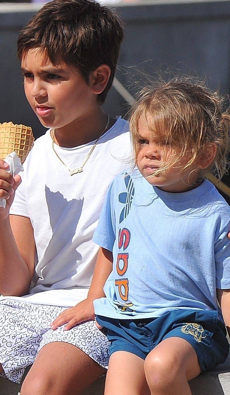 ZASKAKUJĄCE historie, które kryją się za imionami dzieci GWIAZD