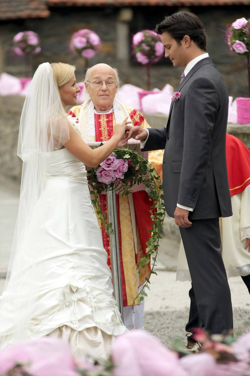 Tak wyglądał ślub Anety Zając i Mikołaja Krawczyka w „Pierwszej miłości”. Mało kto wie, że poznali się dużo wcześniej… (FOTO)