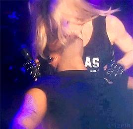Madonna całuje Drake’a – memy
