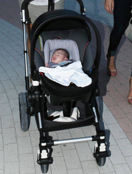 Eric Cowell, synek Simona Cowella