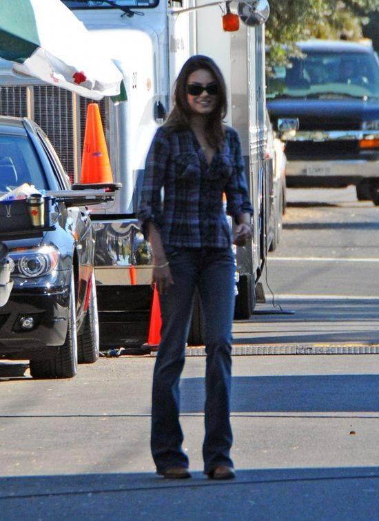 Mila Kunis na starych zdjęciach