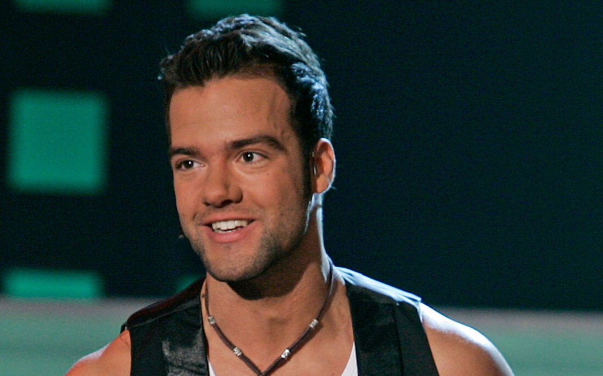 Był gwiazdą TVP, a po wypadku na skuterze wszyscy o nim zapomnieli. Co dziś robi Conrado Moreno?