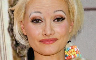 Holly Madison w słabym makijażu (FOTO)