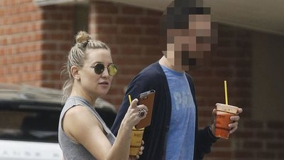 Zaraz, zaraz! Ona miała mieszkać z Bradem Pittem! (ZDJĘCIA)