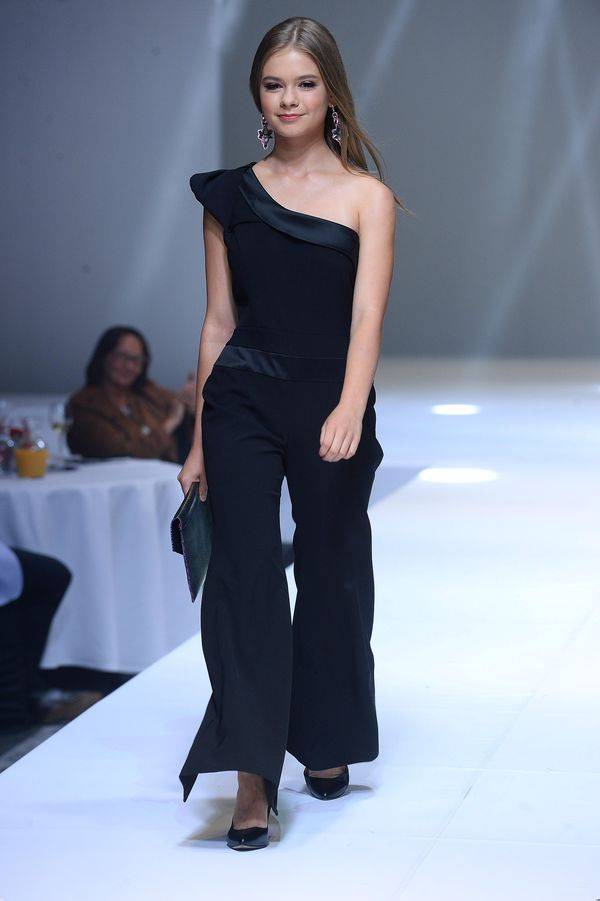 Julia Wróblewska na wybiegu! Zamieniła tutu na kobiecy kombinezon