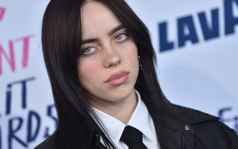 Billie Eilish straciła wszystkich przyjaciół, “Na moich urodzinach byli sami pracownicy”