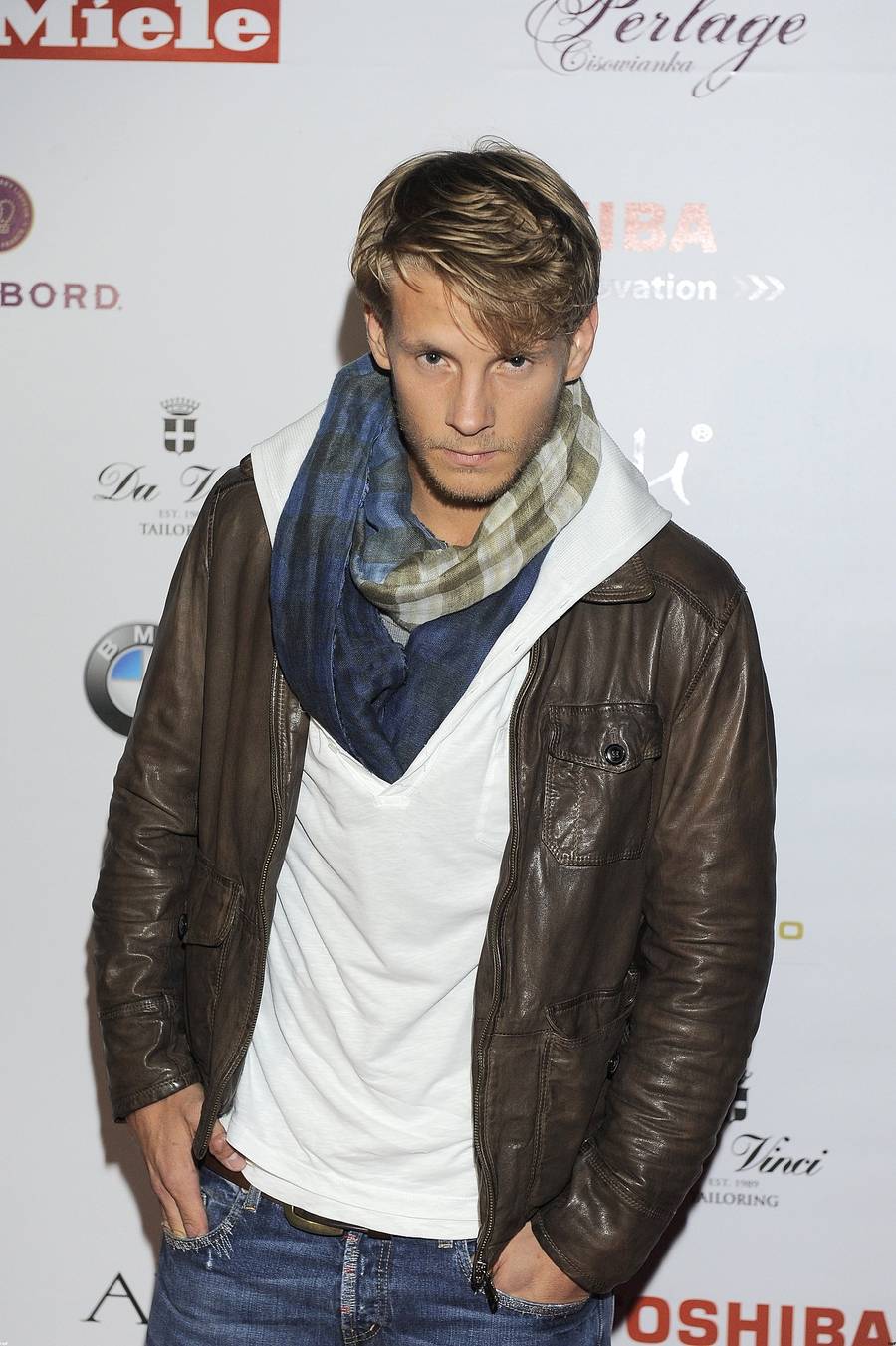 Sebastian Fabijański na starych zdjęciach. Ależ on miał CIAŁO!