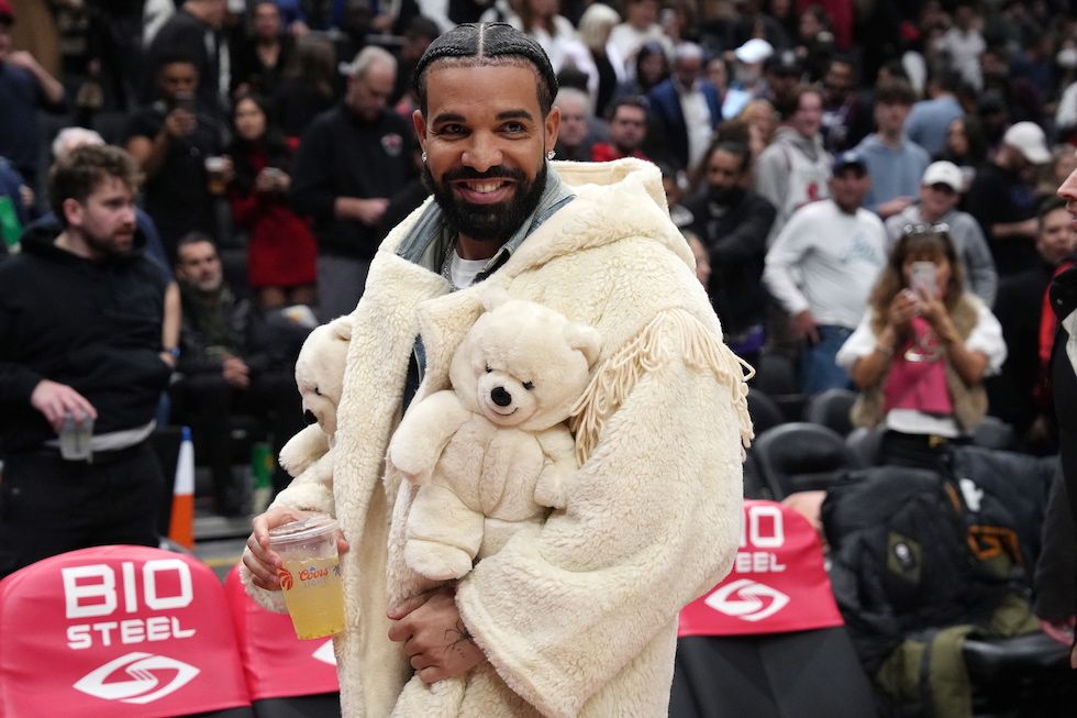 November 23, 2022, Toronto, ON, CANADA: Drake leaves the court after the first half of NBA basketball action between Toronto Raptors and Brooklyn Nets in Toronto on Wednesday, November 23, 2022.,Image: 739826676, License: Rights-managed, Restrictions: * Canada and U.S. RIGHTS OUT *, Model Release: no, Credit line: Chris Young / Zuma Press / Forum