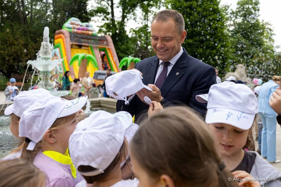 Marta Nawrocka w Dzień Dziecka świętuje z maluchami, fot. Instagram